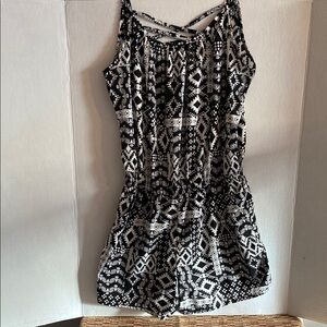 Black and White shorts jumper with Spaghetti Straps for Casual Wear